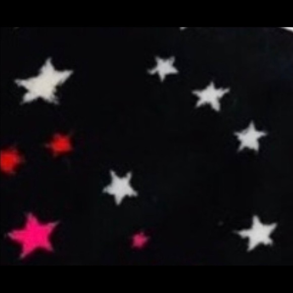 Victoria’s Secret Christmas Sherpa blanket - Picture 4 of 4